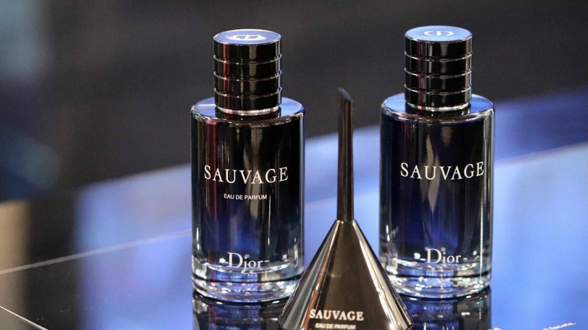 15 hương nước hoa cho phái mạnh sẽ khiến bạn mê mẩn (Phần 2) Hinh anh 2: 15 huong nuoc hoa cho phai manh se khien ban me man (Phan 2)