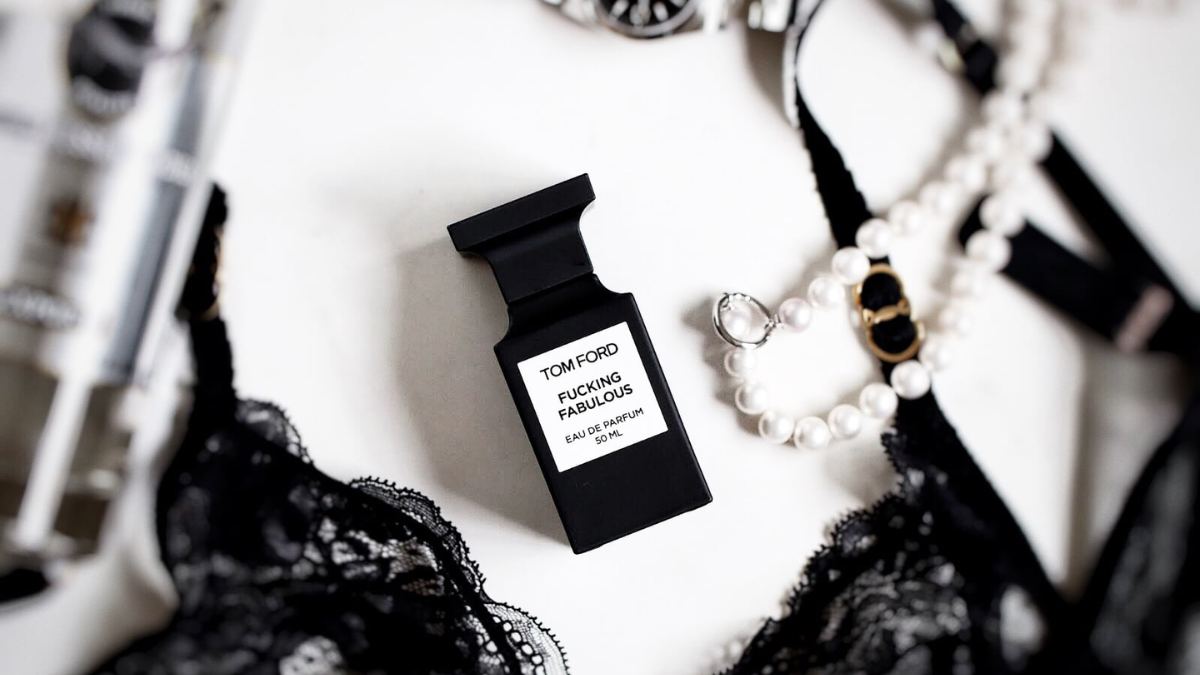 15 hương nước hoa cho phái mạnh sẽ khiến bạn mê mẩn (Phần 2) Hinh anh 5: 15 huong nuoc hoa cho phai manh se khien ban me man (Phan 2)