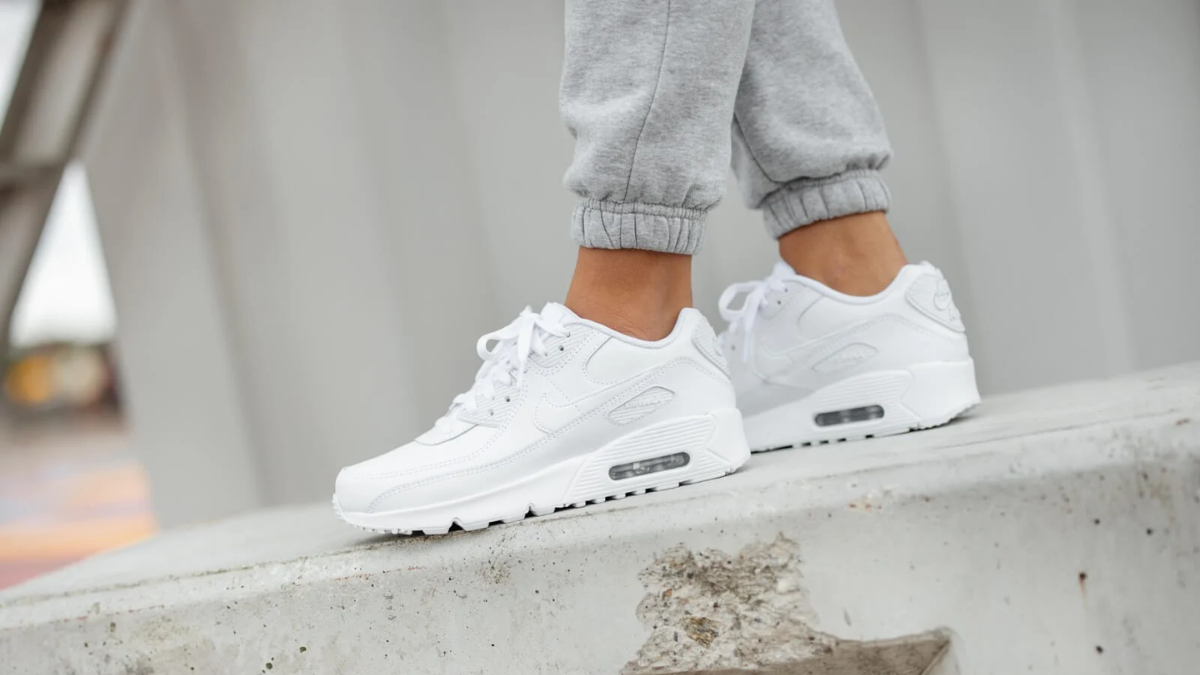Air Max Day 2023 có gì? Điểm qua những mẫu giày của Nike Air Max đáng mua nhất 2023 Hinh anh 9: Air Max Day 2023 co gi? Diem qua nhung mau giay cua Nike Air Max dang mua nhat 2023