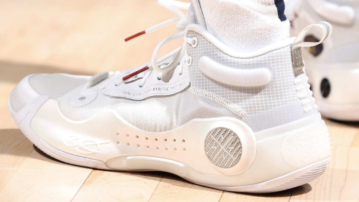 22 mẫu giày bóng rổ tốt nhất mùa giải 2022-2023 (Phần 1) Hinh anh 12: 22 mau giay bong ro tot nhat mua giai 2022-2023 (Phan 1)