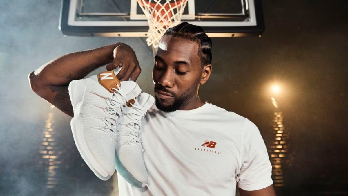 Vệ sinh giày bóng rổ đúng và cách bảo quản để luôn có một đôi giày ra sân hoàn hảo Hinh anh 6: Ve sinh giay bong ro dung va cach bao quan de luon co mot doi giay ra san hoan hao