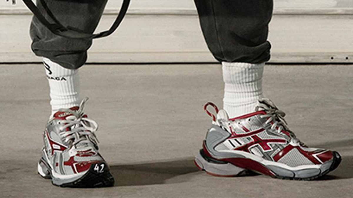 justin-bieber-bat-tay-cung-balenciaga-trong-mot-chien-dich-moi