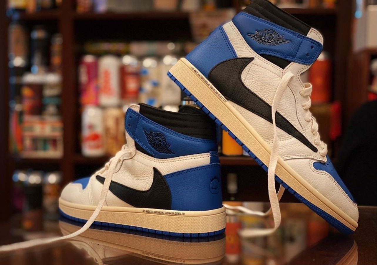Cái nhìn toàn cảnh về Travis Scott x fragment x Air Jordan 1 High "Military Blue" Hinh anh 2: Cai nhin toan canh ve Travis Scott x fragment x Air Jordan 1 High "Military Blue"