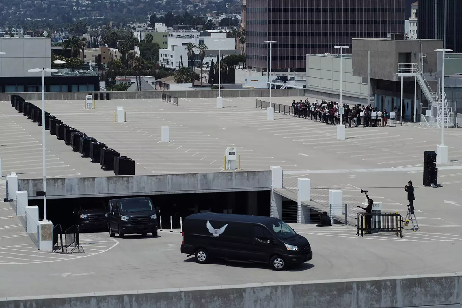 Những sự bất ổn gần đây đến với Yeezy GAP của Kanye West Hinh anh 4: Nhung su bat on gan day den voi Yeezy GAP cua Kanye West