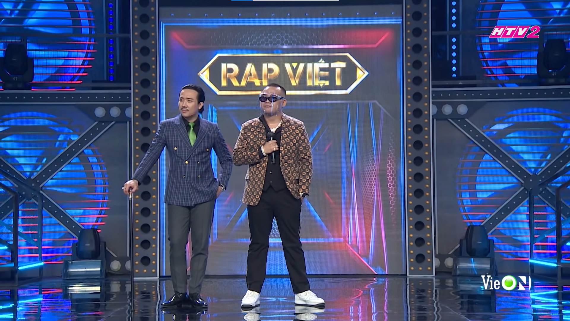 rap-viet-mua-2-tap-2-voi-su-thong-tri-cua-nhung-doi-giay-nike