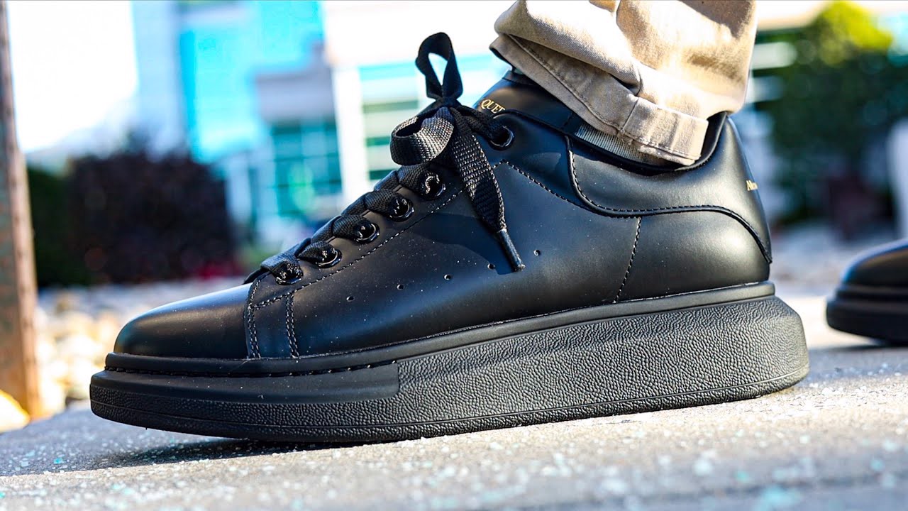 Điểm mặt những mẫu Luxury Sneaker bạn nên sở hữu cho mình trong hè 2023 này Hinh anh 3: Diem mat nhung mau Luxury Sneaker ban nen so huu cho minh trong he 2023 nay