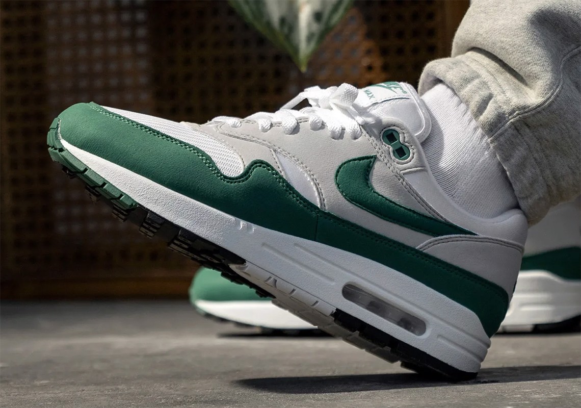 Cách lựa chọn size giày Nike Air Max 1 chính xác nhất Hinh anh 5: Cach lua chon size giay Nike Air Max 1 chinh xac nhat