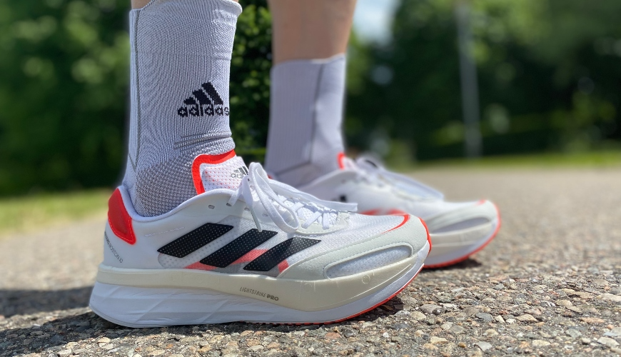 Lịch sử mẫu giày Adizero cao cấp của Adidas và những lưu ý bạn cần biết trước khi mua Hinh anh 1: Lich su mau giay Adizero cao cap cua Adidas va nhung luu y ban can biet truoc khi mua