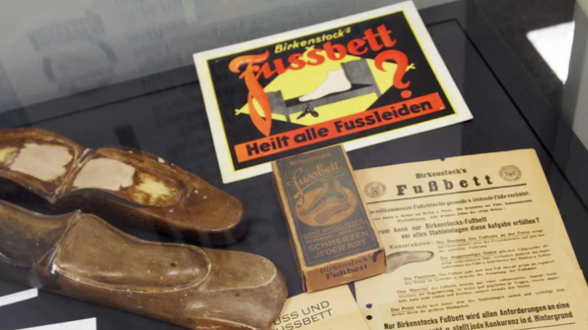 Câu chuyện và cách tạo ra 1 đôi dép của Birkenstock Hinh anh 4: Cau chuyen va cach tao ra 1 doi dep cua Birkenstock