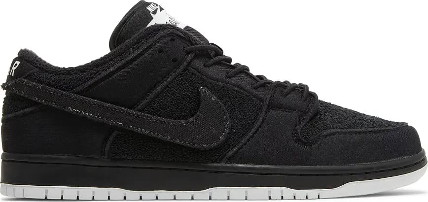 Giày Nike SB Dunk Low x Gnarhunters 'Black' DH7756-010