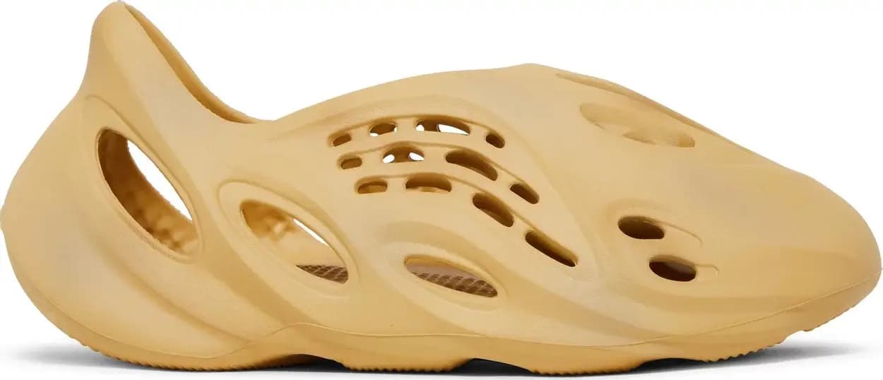 Dép Adidas Yeezy Foam Runner 'Desert Sand' GV6843