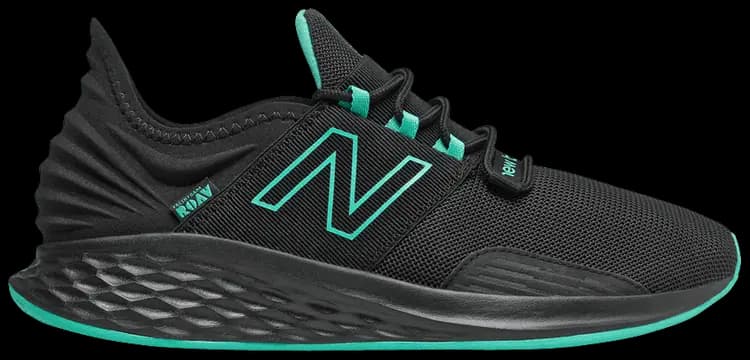 Giày New Balance Liverpool FC x FreshFoam ROAV MROAVLF