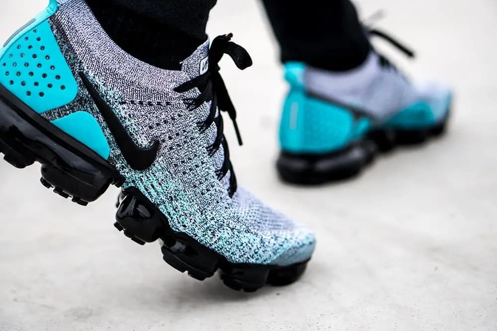Nike thắng thế trước kì phùng địch thủ Adidas trong cuộc chiến công nghệ giày dệt kim.