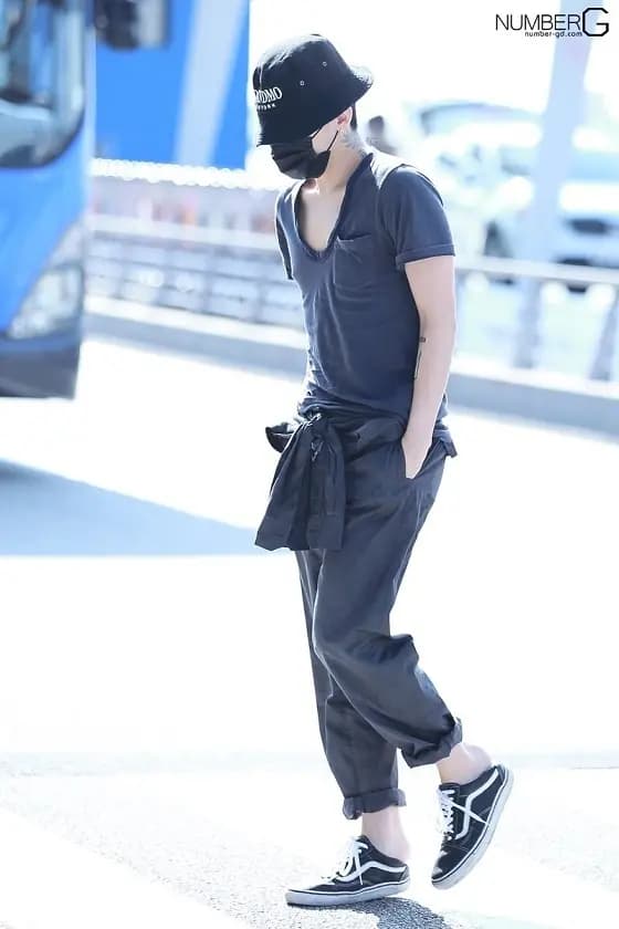 Xu hướng Sneaker đạp gót. Có phải G-Dragon là người đầu tiên nghĩ ra?
