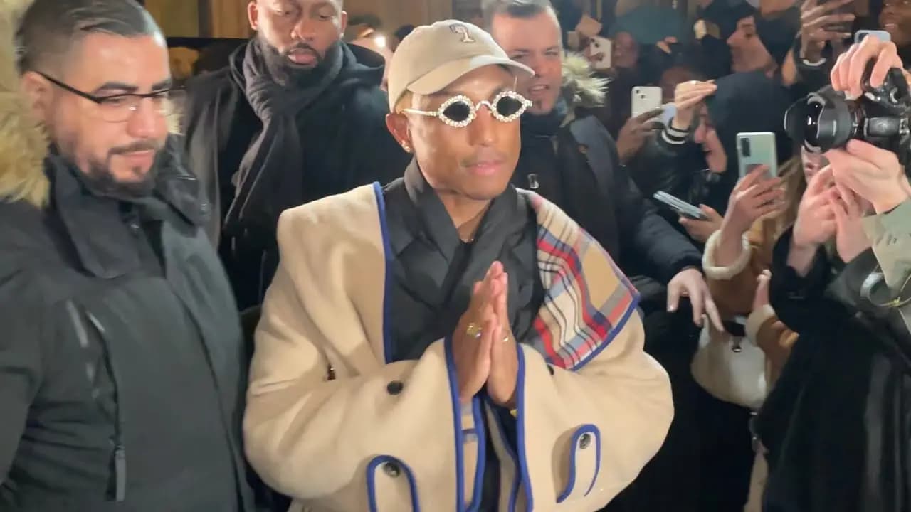 Pharrell Williams bất ngờ xuất hiện tại show Dior và Kenzo
