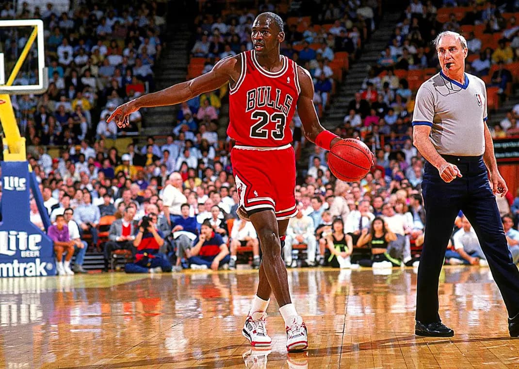 Air Jordan 4 - Thiết kế di sản của Tinker Hatfield