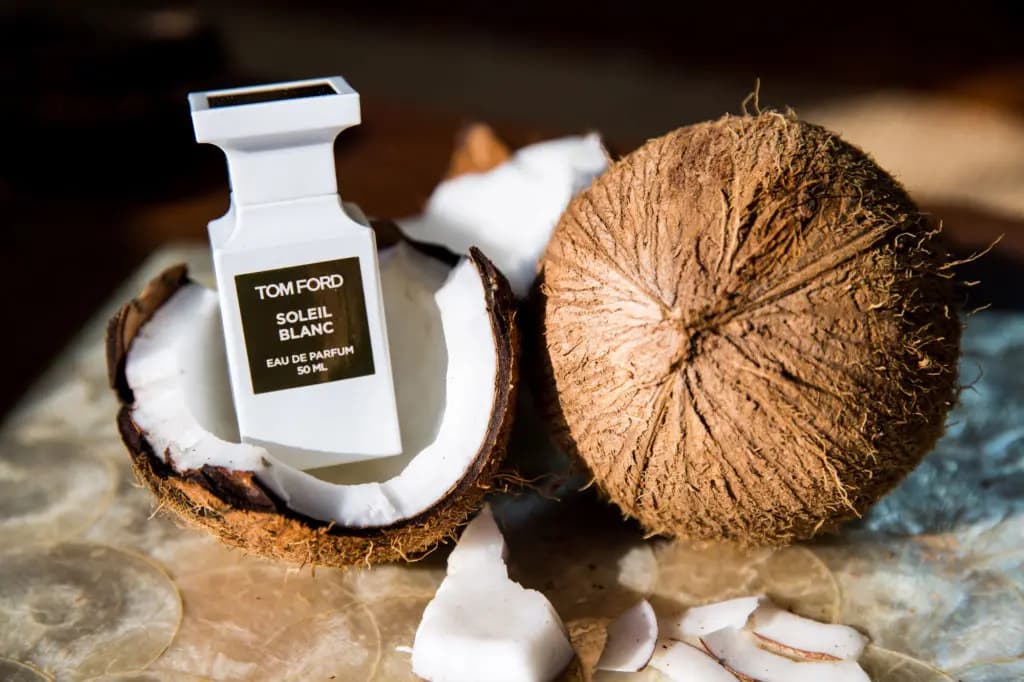 Tom Ford Soleil Blanc: Mặt trời trắng mang hương thơm tuyệt vời