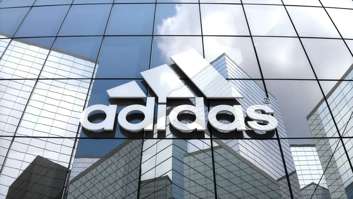 Top 5 cửa hàng phân phối giày Adidas chính hãng tại Việt Nam