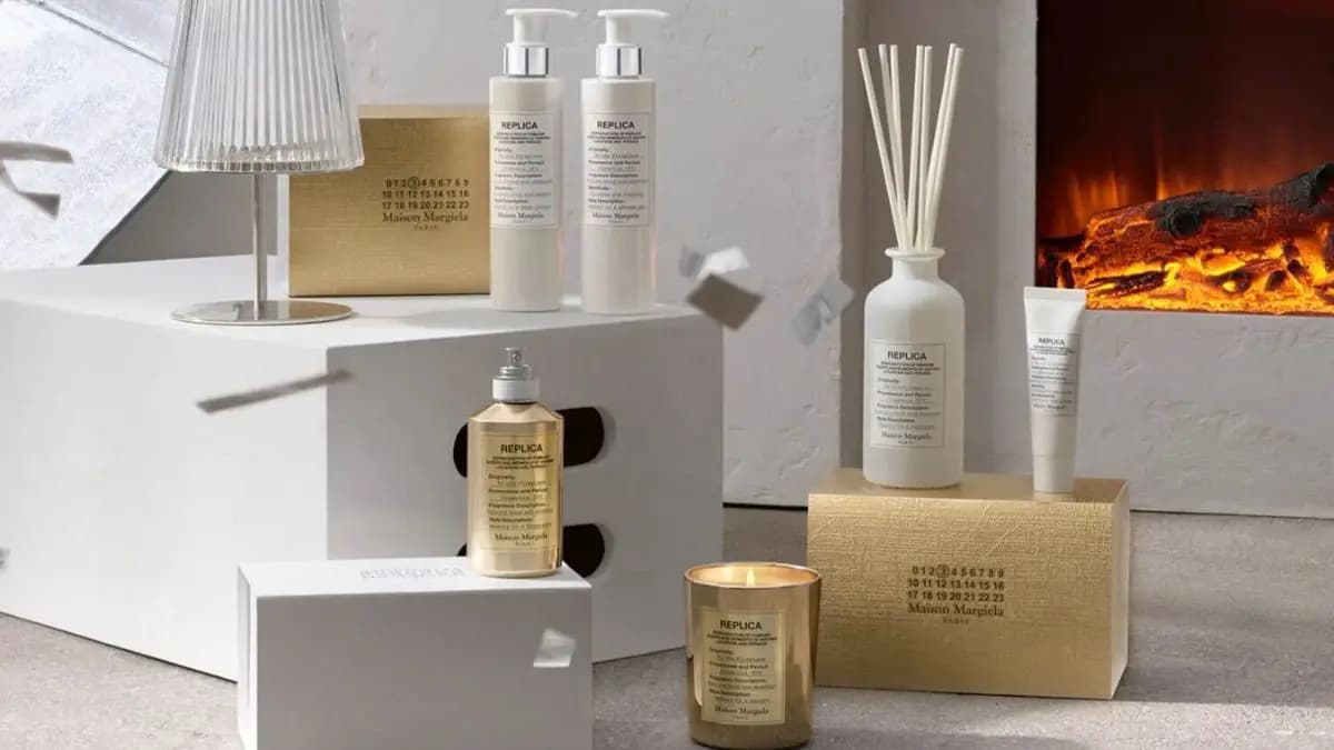 Maison Margiela Replica trở lại trong dáng hình mới ngày Giáng Sinh năm nay Maison Margiela Replica trở lại trong dáng hình mới ngày Giáng Sinh năm nay