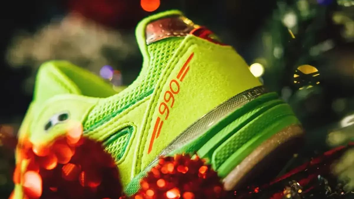 Điểm qua những đôi sneaker chủ đề Grinch tốt nhất hiện nay