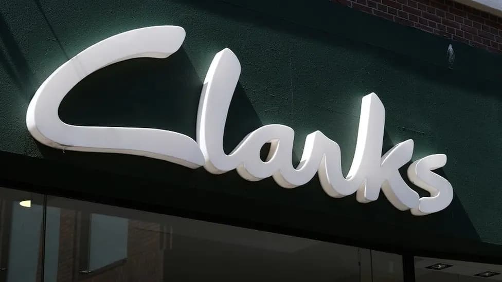 Clarks - Từ tương lai tăm tối đến đỉnh cao thương mại