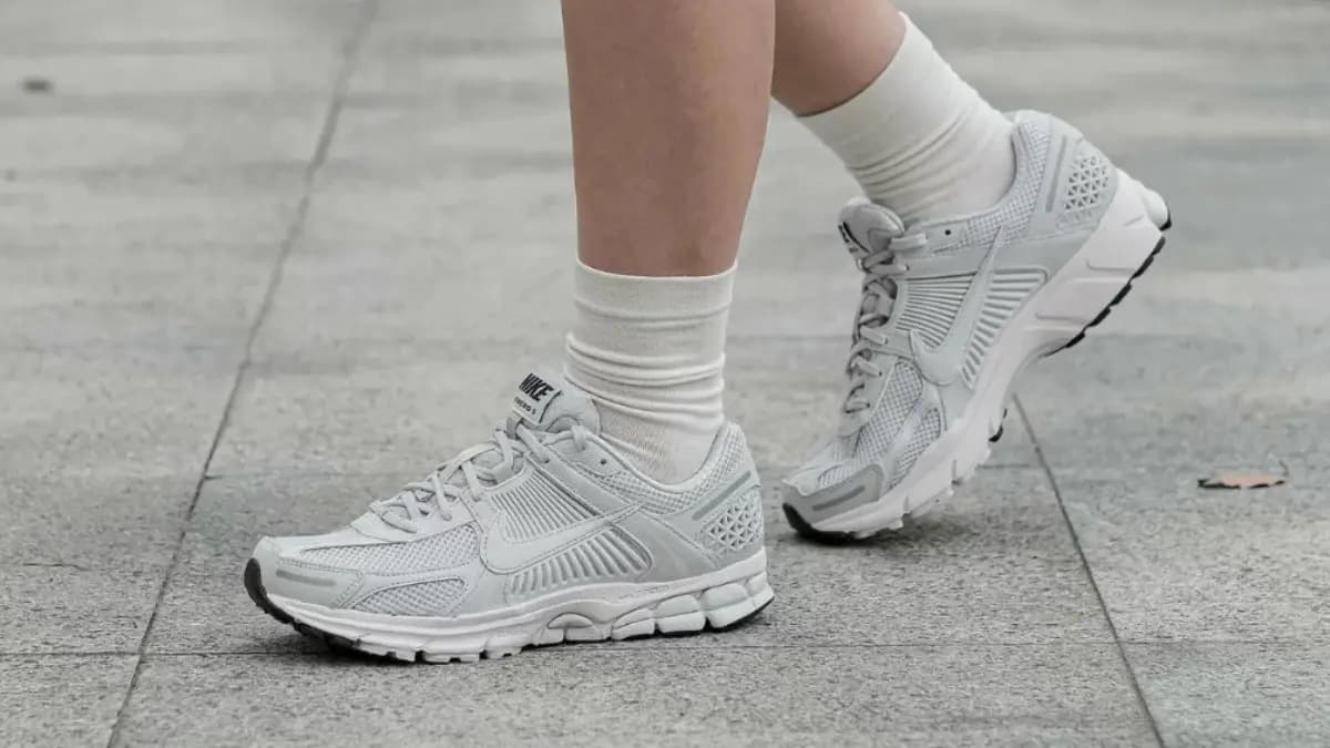 Nike Vomero 5: Mọi thứ bạn cần biết về size giày và cách phối đồ