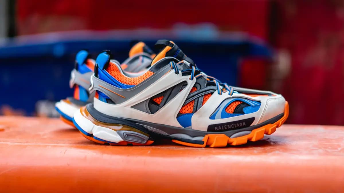 Giày Balenciaga Track: Đánh giá kích thước và thiết kế