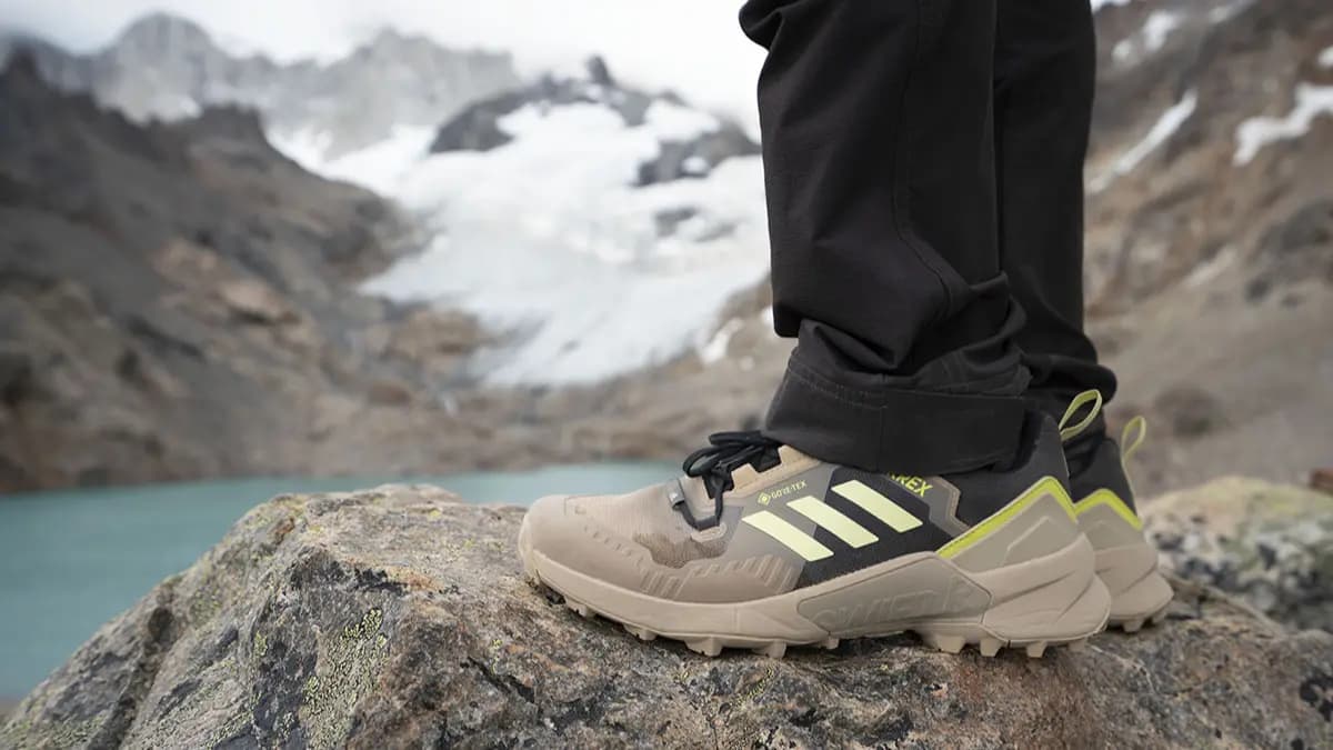 Chinh phục mọi địa hình cùng 3 đôi giày adidas Terrex đỉnh cao