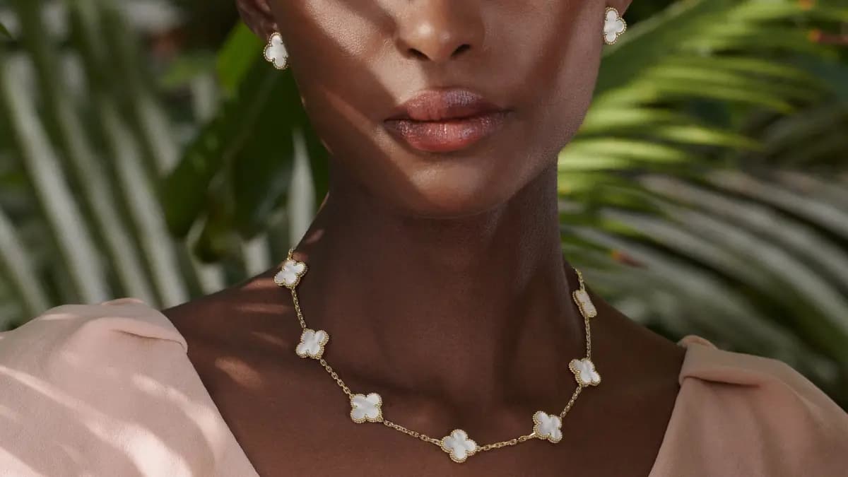 Đầu tư Van Cleef &amp; Arpels: Xu hướng thị trường và gia tăng giá trị