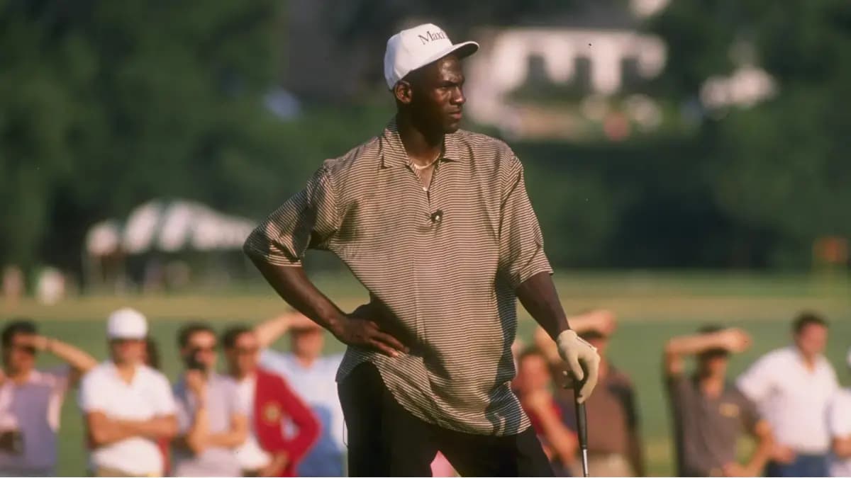 Đánh bại mọi đối thủ trên sân golf với 9 siêu phẩm Air Jordan