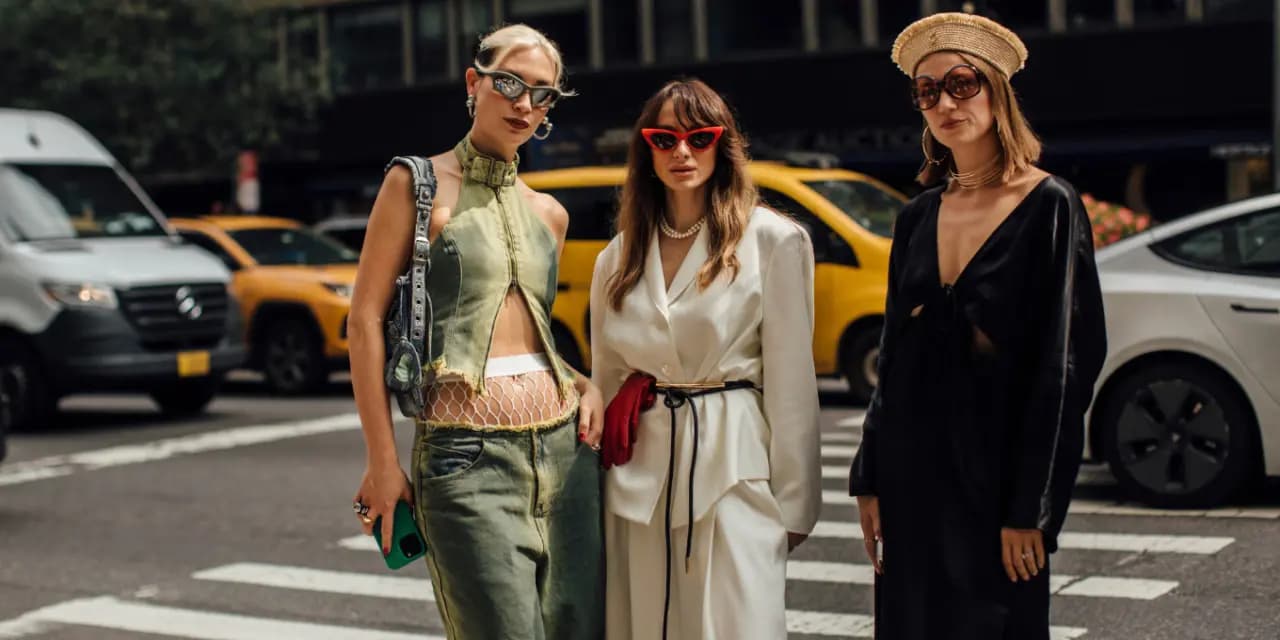Street Style 2024: Những Xu Hướng Đường Phố Nổi Bật