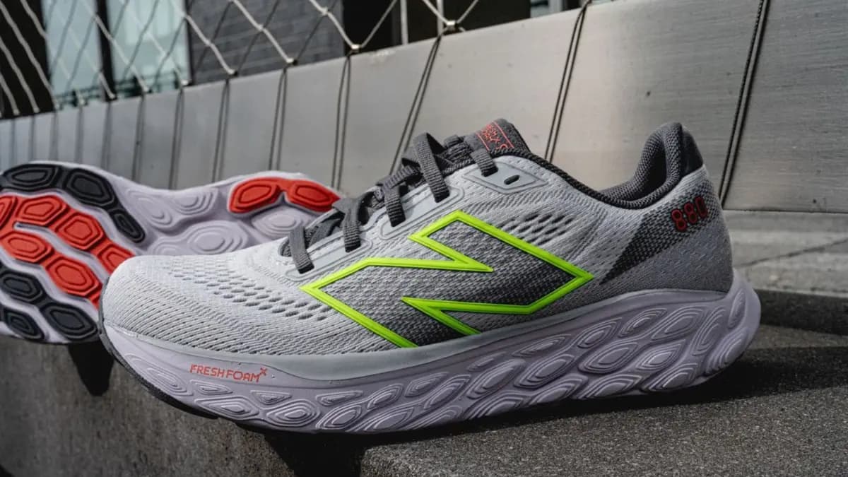 Review New Balance 880v14: Tại sao lại được yêu thích đến vậy?