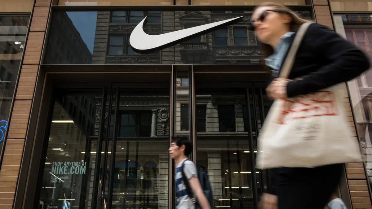 Nike đang "toát mồ hôi" trước sự vươn lên của HOKA và On
