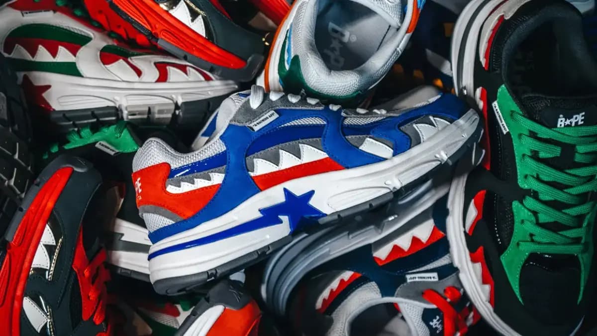 SHARK STA: BAPE mang biểu tượng cá mập lên đôi giày