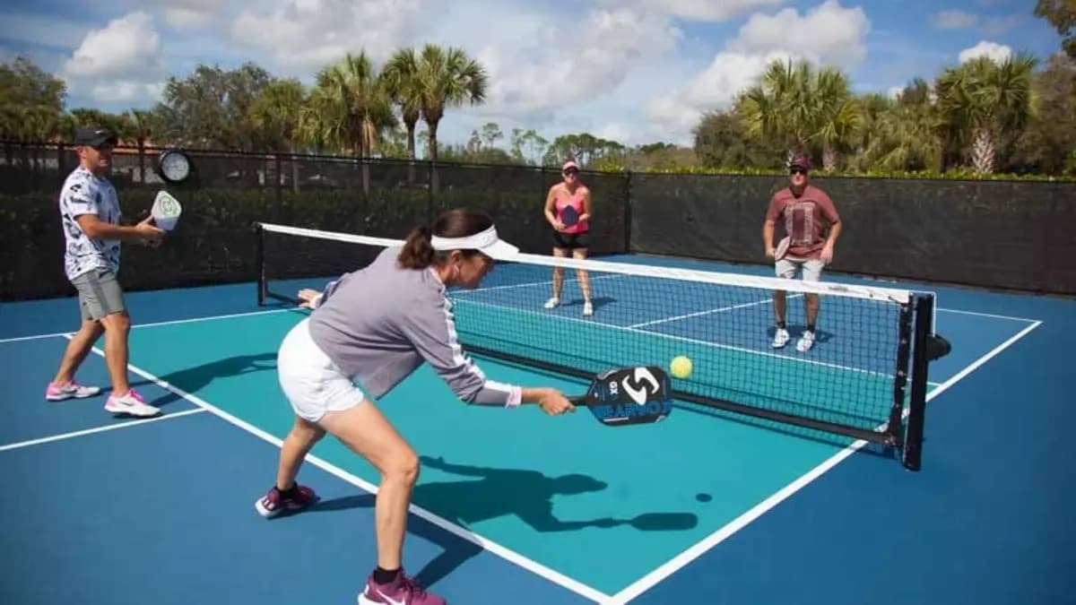 Luật chơi đôi Pickleball: Hướng dẫn chi tiết cho người mới