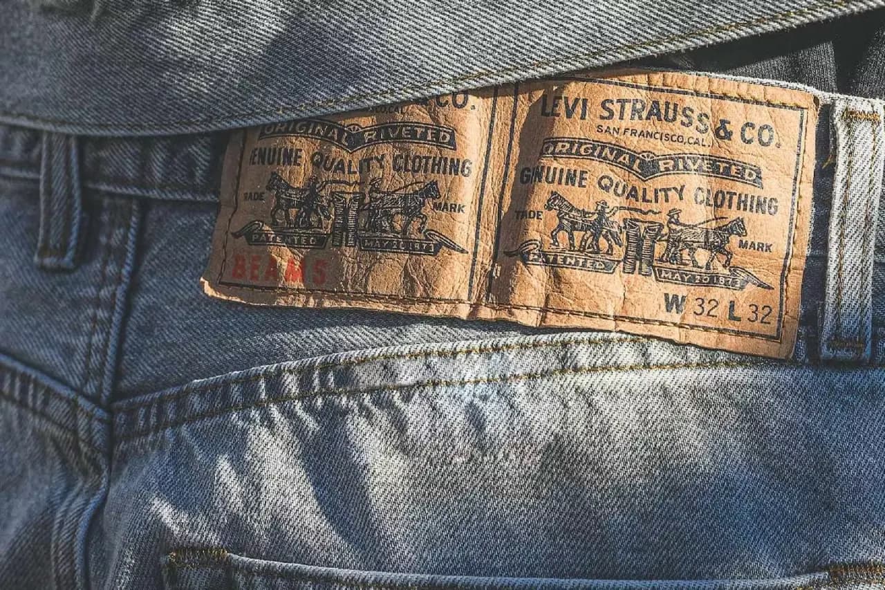 Levi's bắt trend với "quần ống rộng" trong BST mới