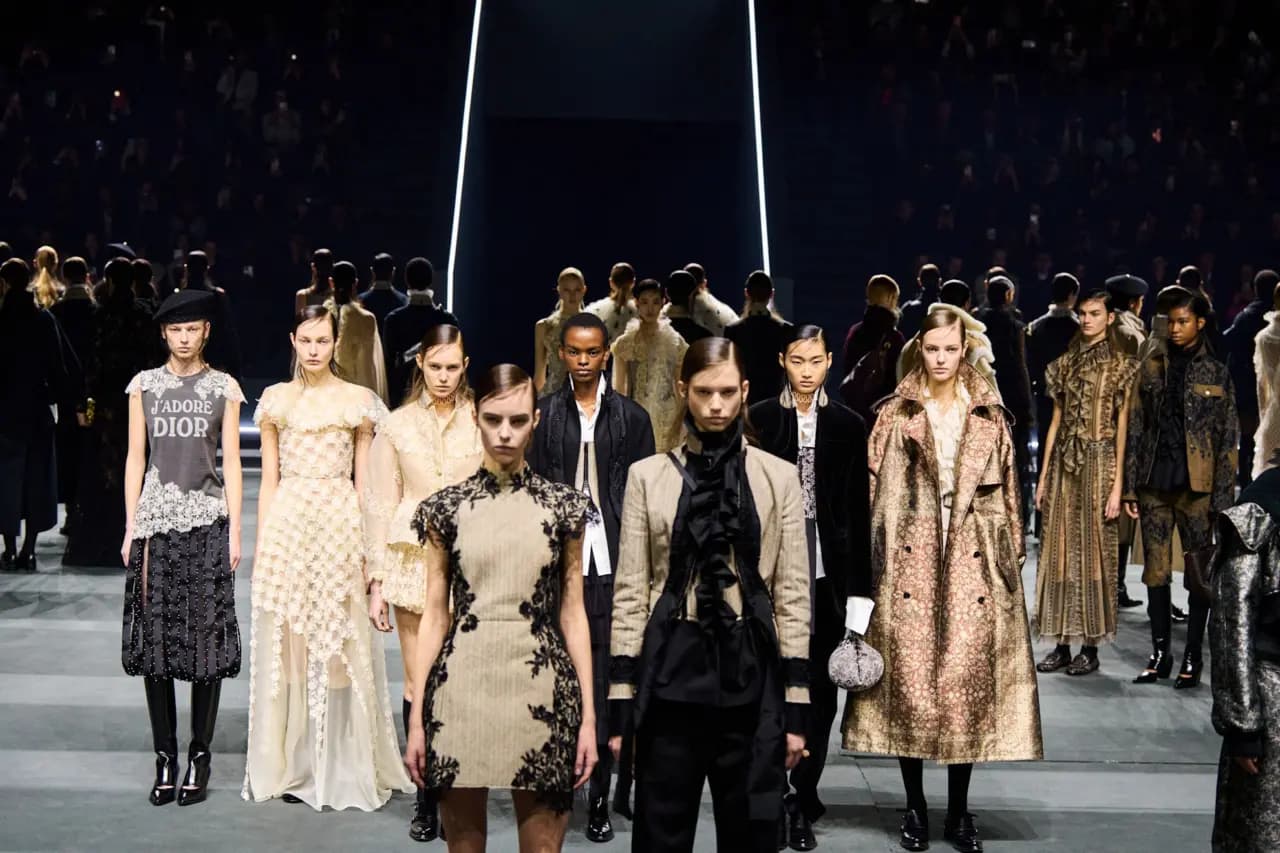 Dior Thu Đông 2025: "Cổ điển" đi cùng với "hiện đại"?