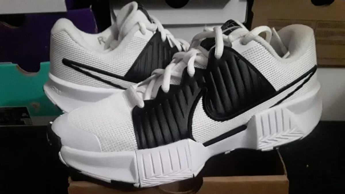 Đánh giá hiệu suất giày Nike Zoom Challenge PB