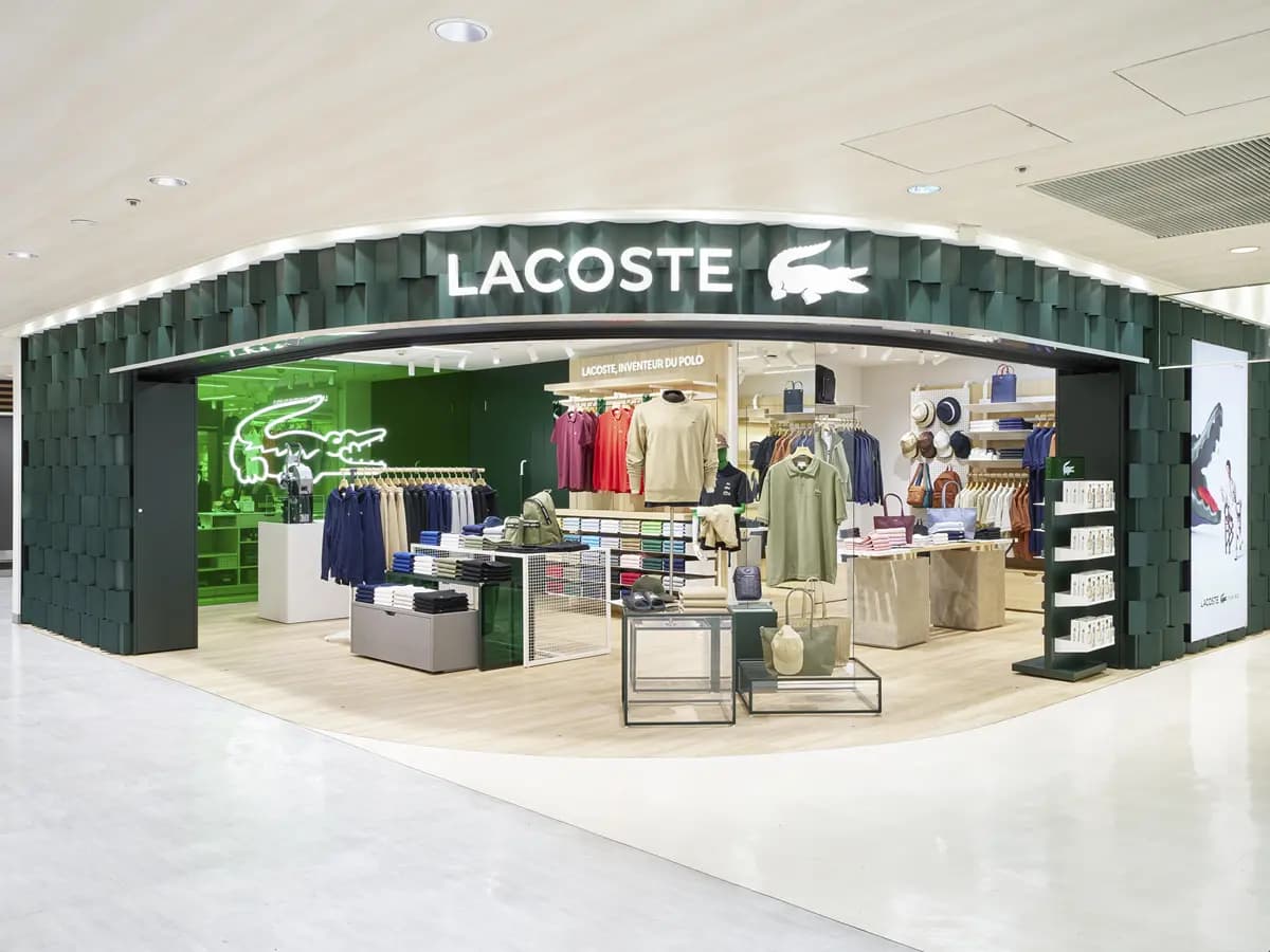 Lịch Sử Áo Lacoste: Từ Sân Tennis Đến Biểu Tượng Thời Trang Toàn Cầu