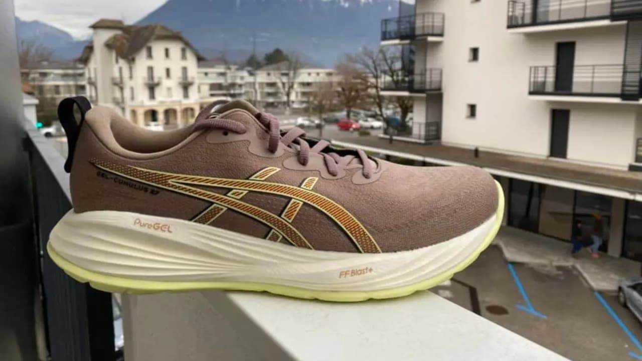 Brooks Ghost Max 2 Review - Giày chạy phục hồi êm ái cho những buổi pace chậm
