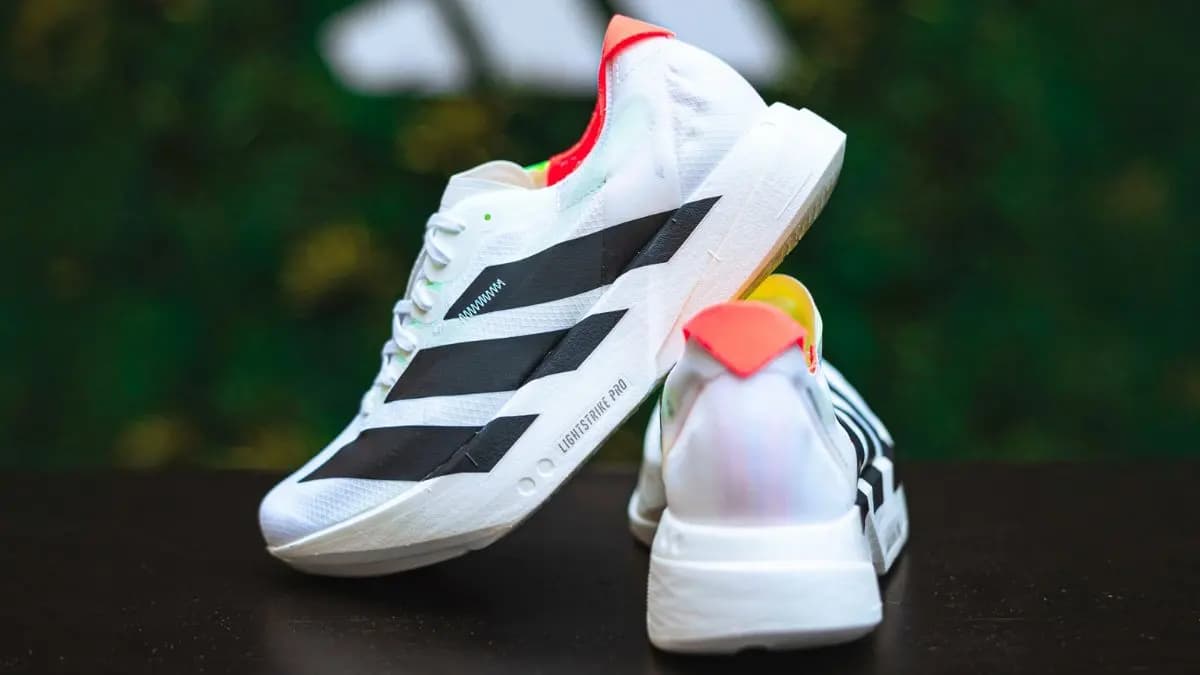 adidas Adizero Adios Pro 4 review - Giày marathon bùng nổ nhưng đầy thách thức