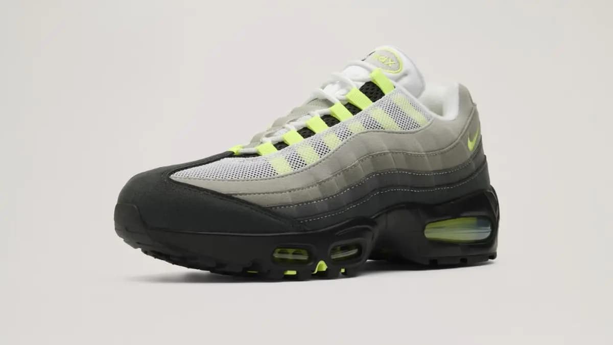 Phân tích sự khác biệt: Nike Air Max 95 “Neon” 2025/26 so với phiên bản 2020