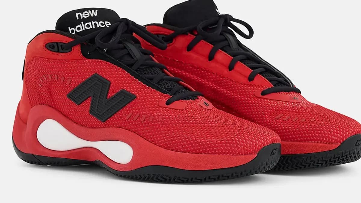 New Balance P400 Bulls - Huyền thoại đỏ đen trở lại