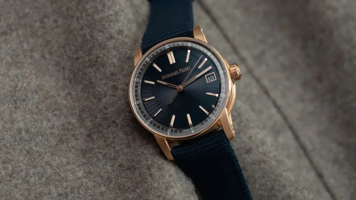 Code 11.59 by Audemars Piguet Selfwinding 38mm: Hai phiên bản mới đầy tinh tế