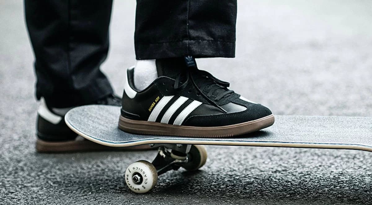 adidas Samba: Từ đôi giày bóng đá thập niên 50 đến biểu tượng thời trang đương đại