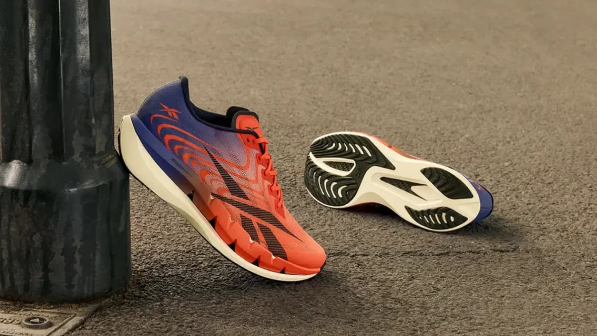 Reebok bước vào cuộc đua super-shoes với mẫu giày carbon đầu tiên