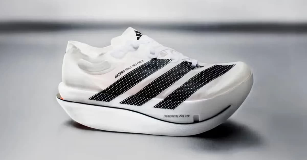 adidas Adizero Adios Pro Evo 3 trở lại với phối màu trắng đen