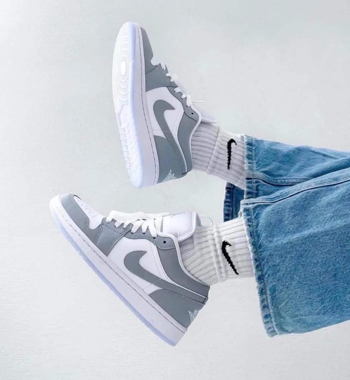 Giày Sneaker