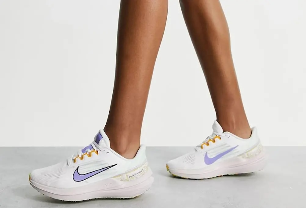 Giày Nike Wmns Air Winflo 9 'White Cream' DR8802-100 — ảnh 2