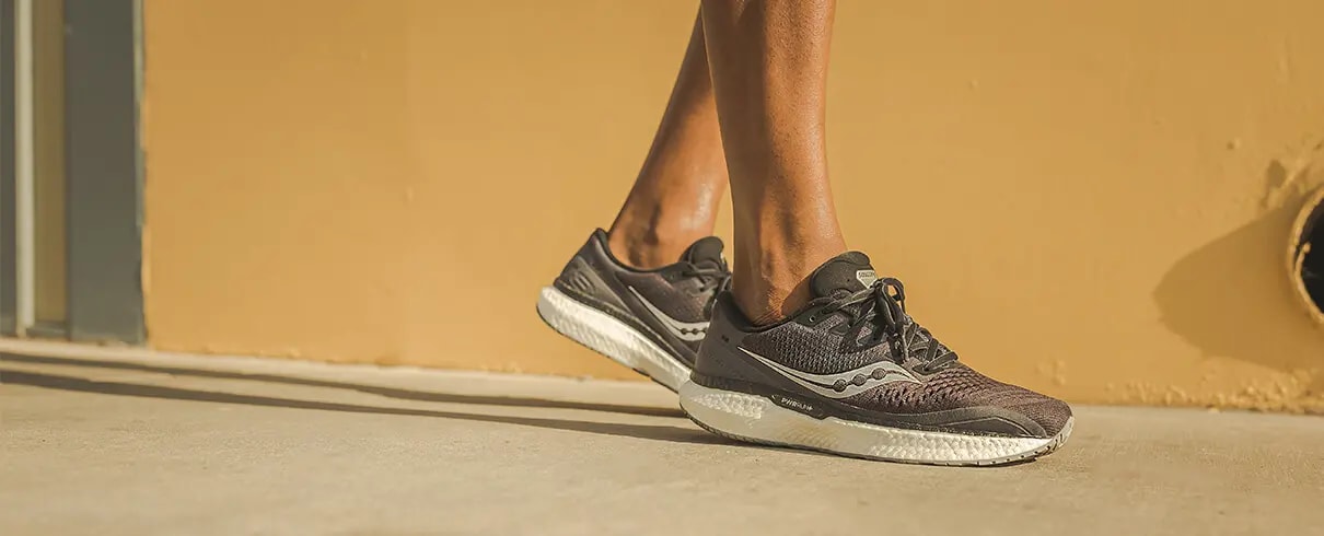 Giày Saucony TRIUMPH 18 'Black' S20595-40 — ảnh 5
